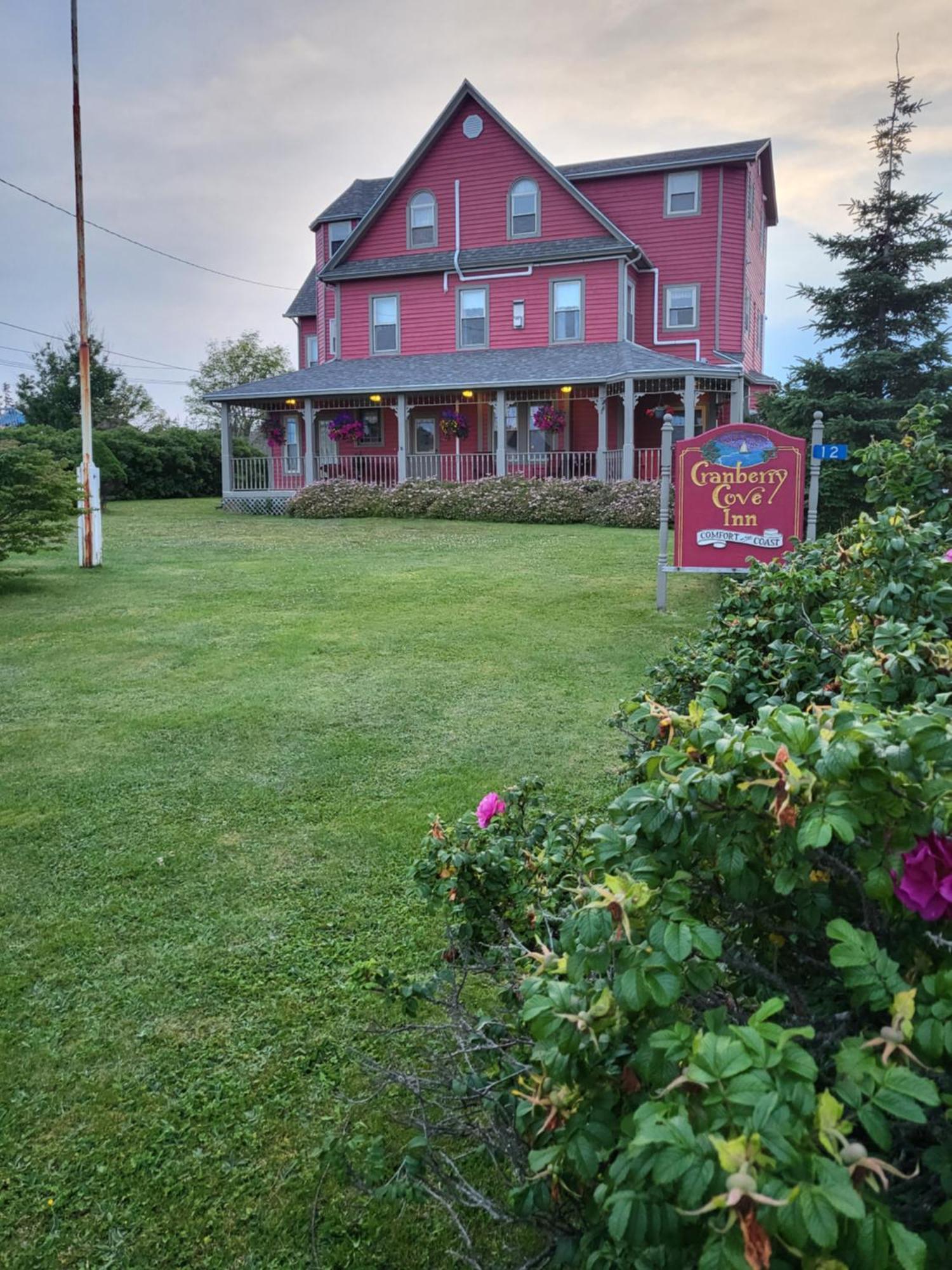 Cranberry Cove Inn Луїсбург Екстер'єр фото